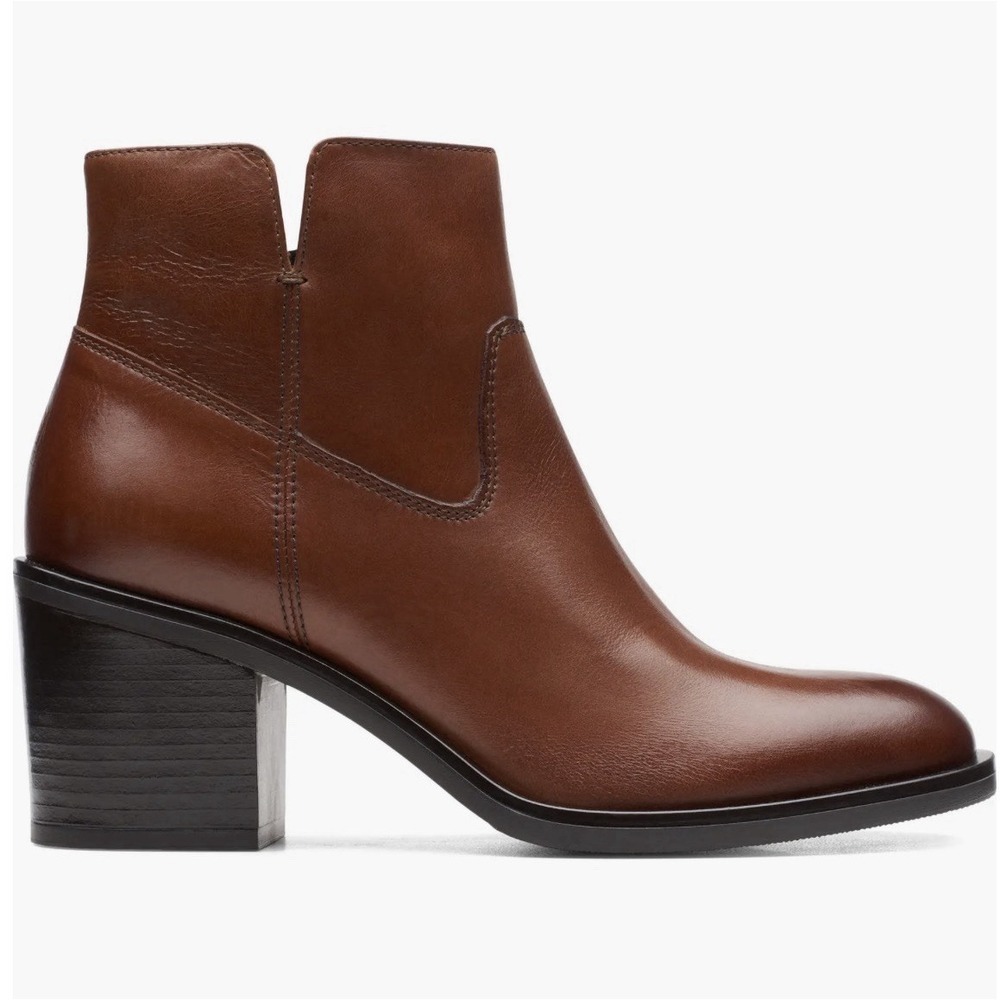 Clarks Womens Valvestino Lo Brown Leather Casual‎  Heeled Boots Shoes Size 8.5